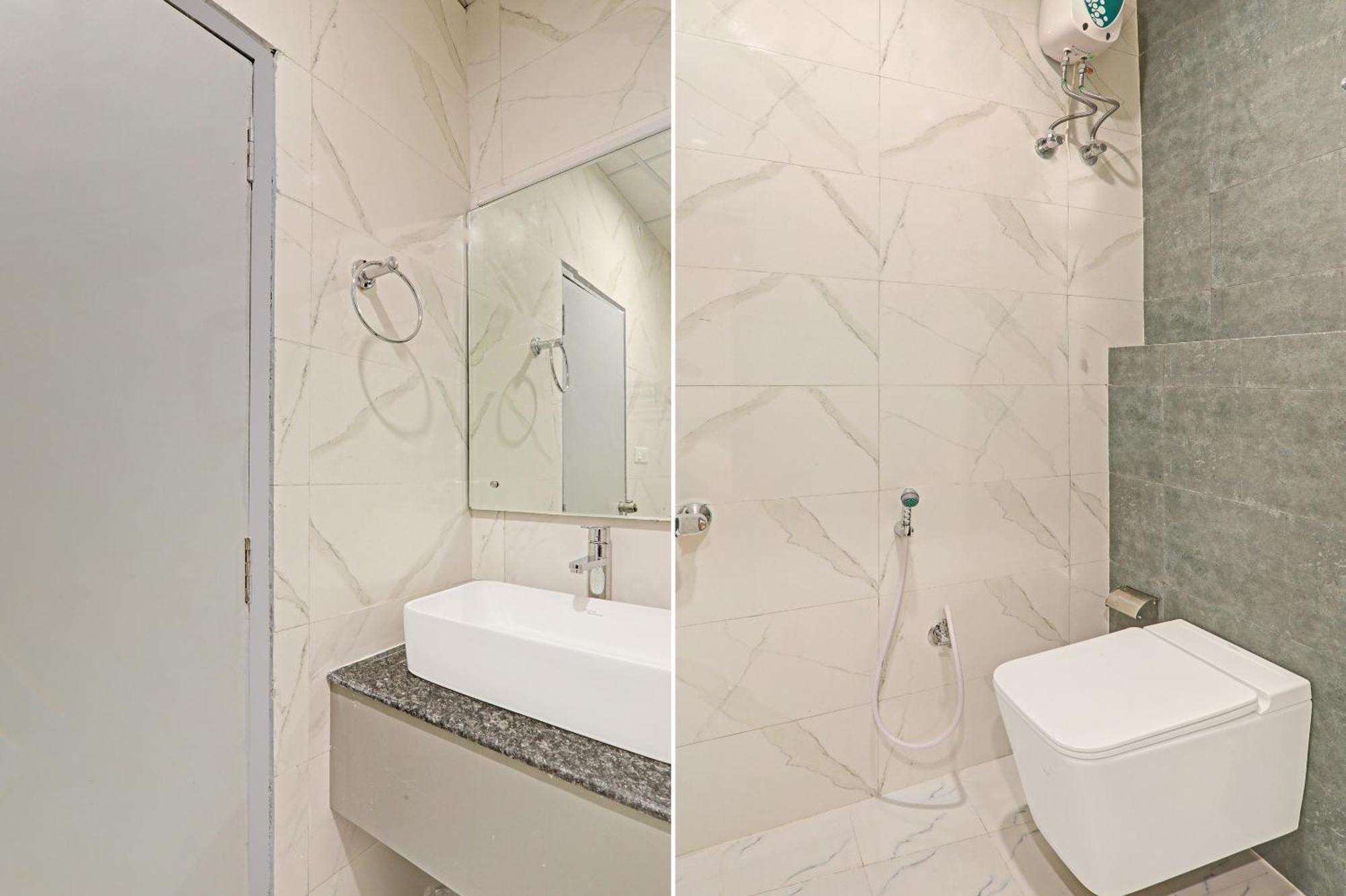 Super Townhouse Hotel Impact Chinhat Exterior photo